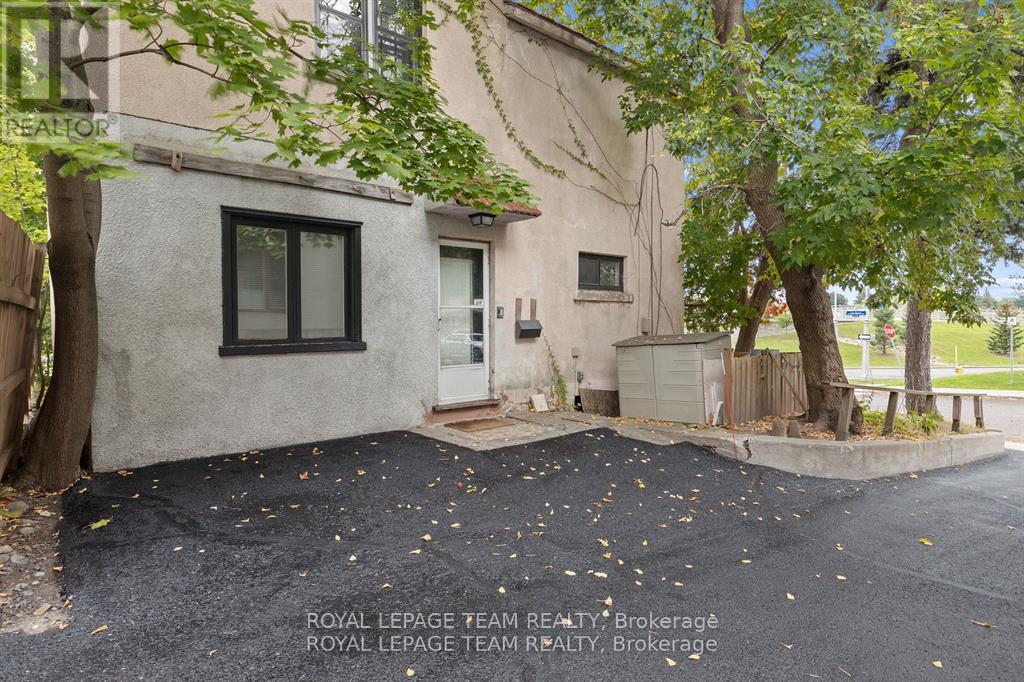 Property at 334 QUEEN ELIZABETH DRIVE image 4