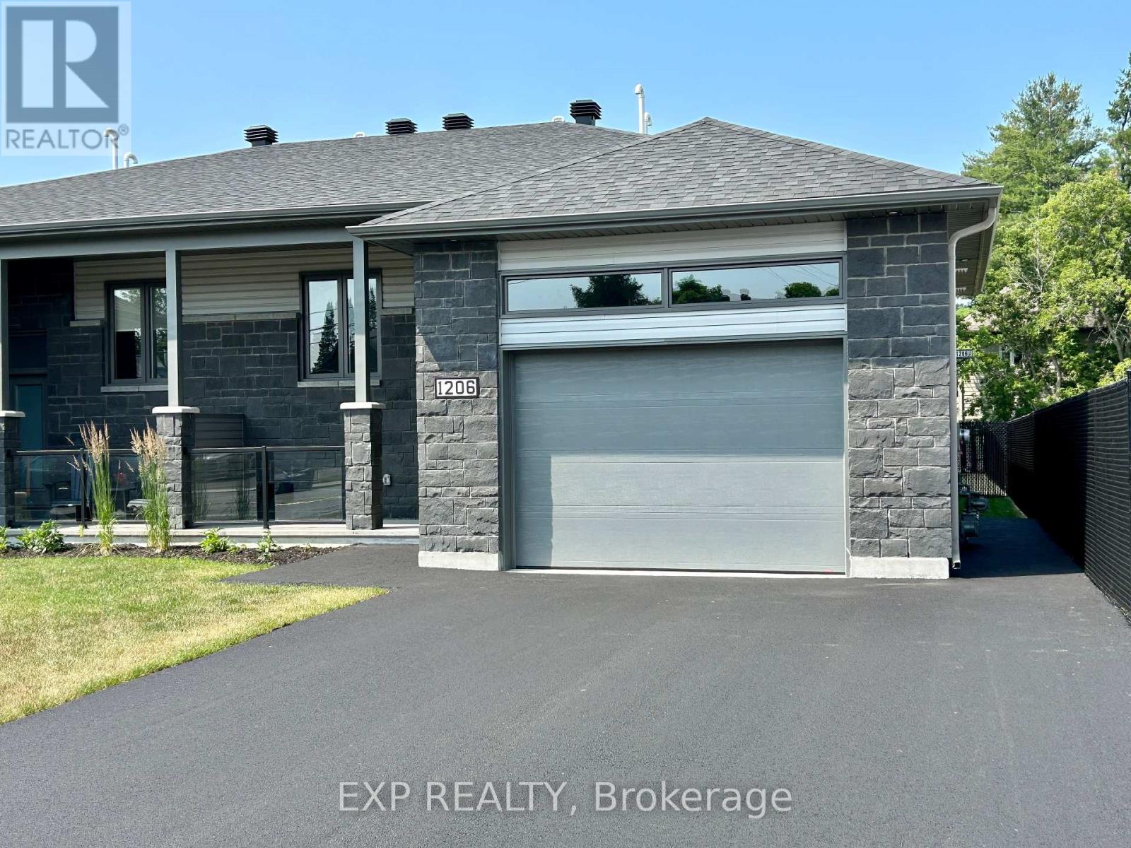 1206 Ste Marie Street, Russell, Ontario  K0A 1W0 - Photo 2 - X12077822