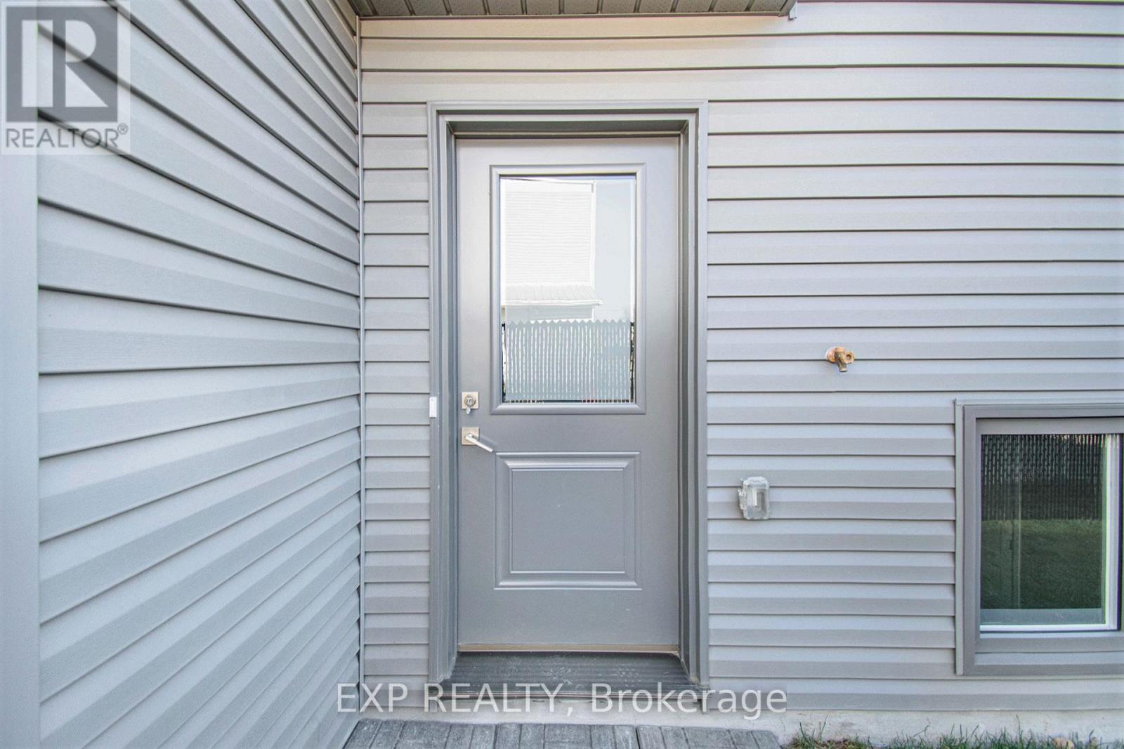 1206 Ste Marie Street, Russell, Ontario  K0A 1W0 - Photo 22 - X12077822