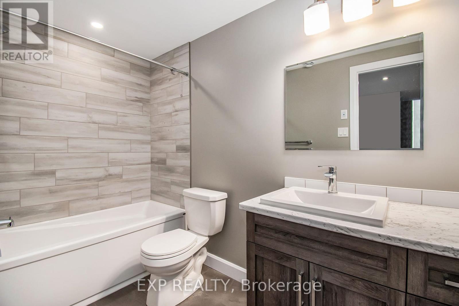 1206 Ste Marie Street, Russell, Ontario  K0A 1W0 - Photo 36 - X12077822