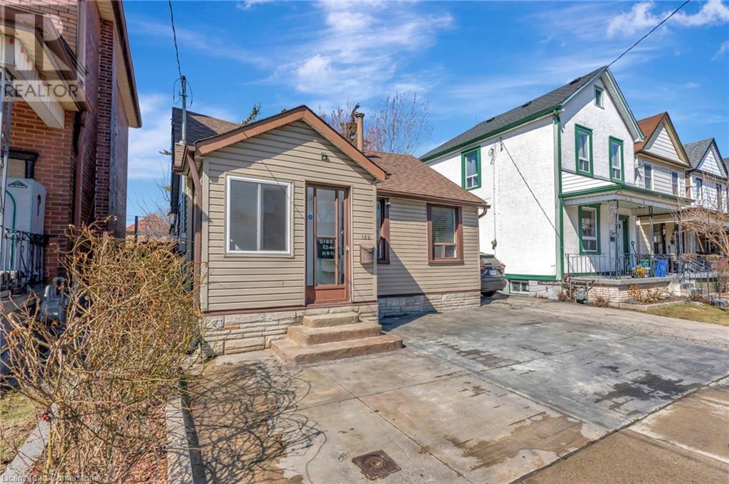 Property at 159 GROSVENOR Avenue N image 2