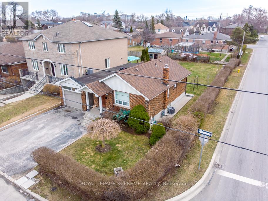 109 Regina Avenue, Toronto, Ontario  M6A 1R5 - Photo 14 - C12077700