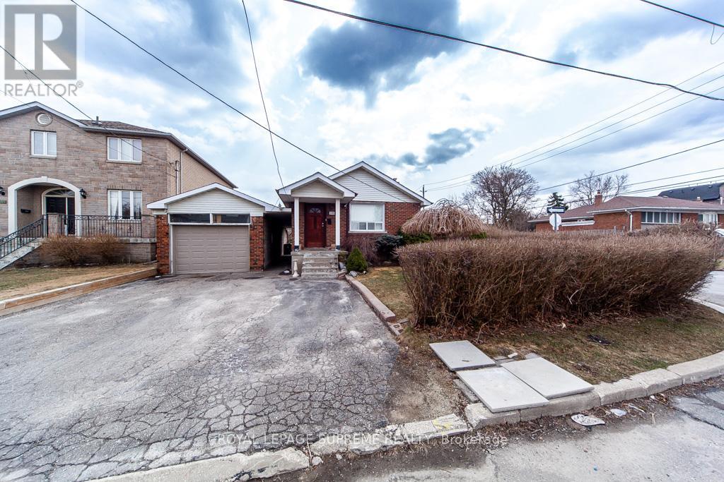 109 Regina Avenue, Toronto, Ontario  M6A 1R5 - Photo 6 - C12077700