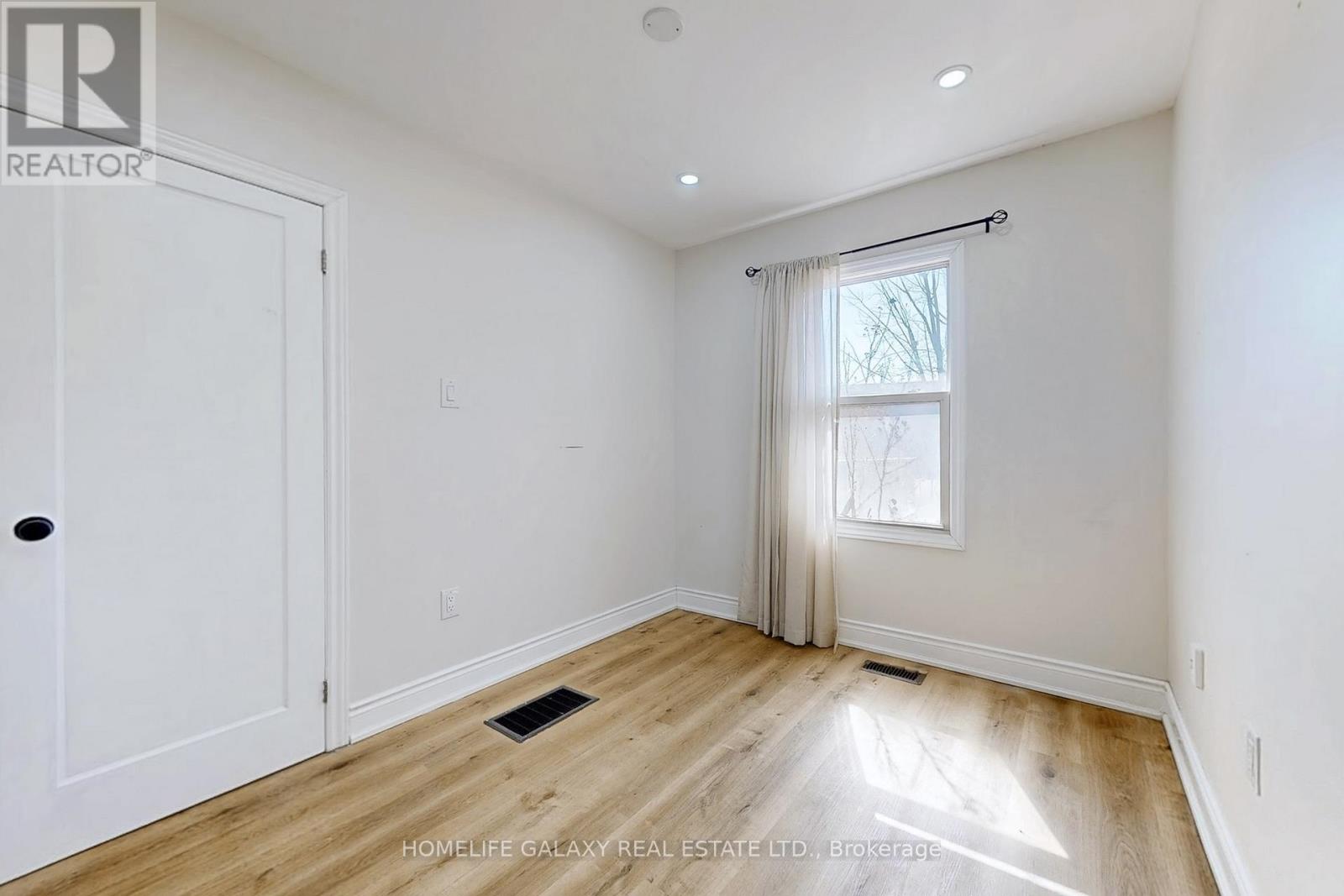16 Queen Street, Ajax, Ontario  L1S 1S4 - Photo 15 - E12077790