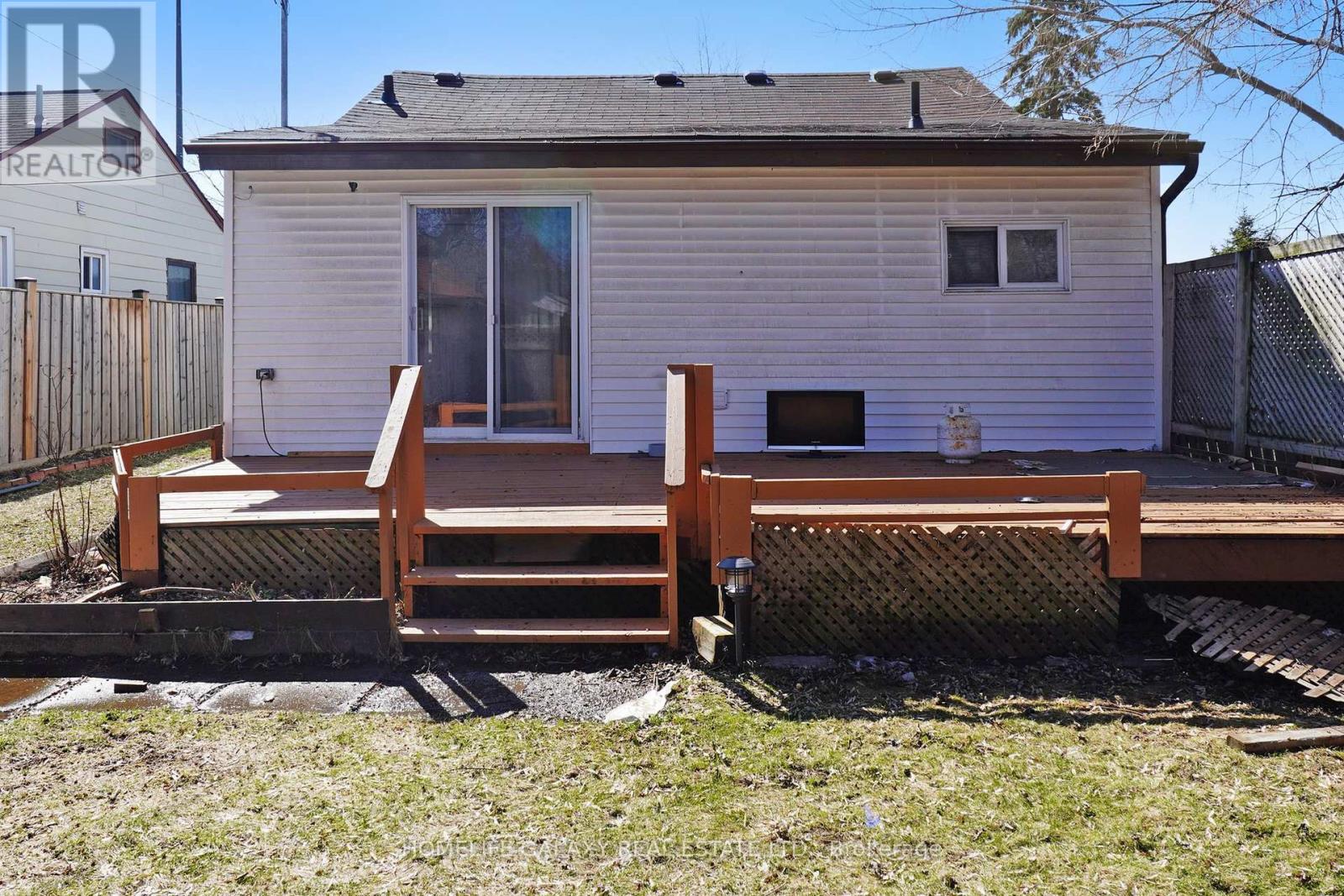 16 Queen Street, Ajax, Ontario  L1S 1S4 - Photo 22 - E12077790