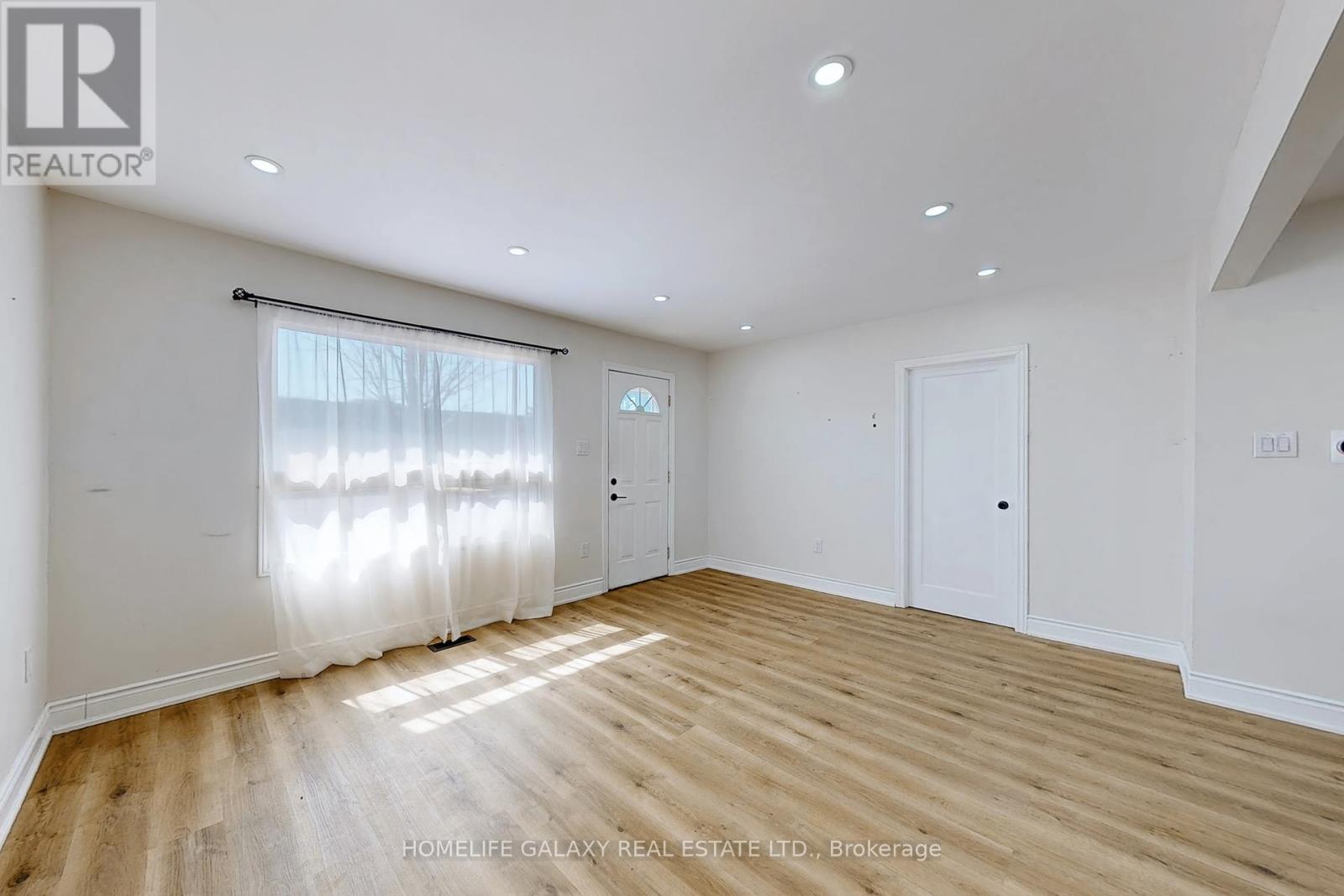 Property at 16 QUEEN STREET image 5