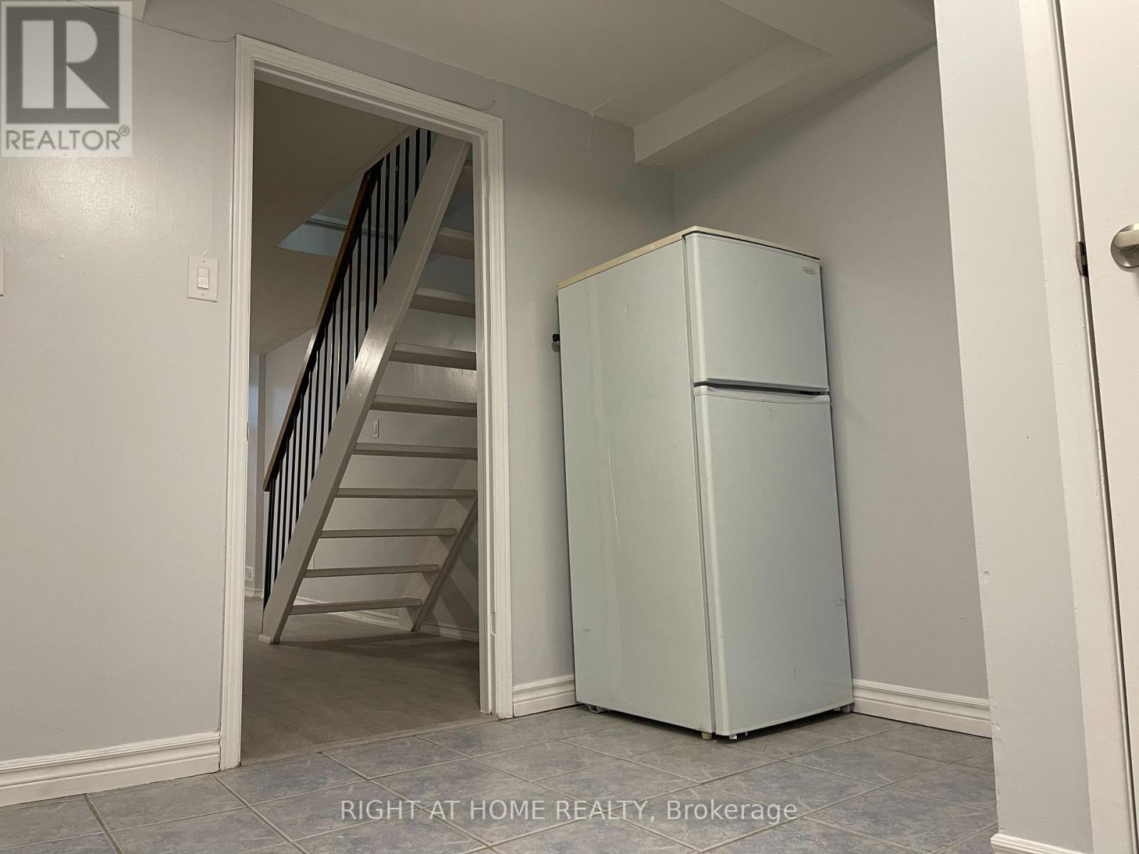 Bsmt - 12 Quarry Court, Toronto, Ontario  M4J 5A7 - Photo 3 - E12077827