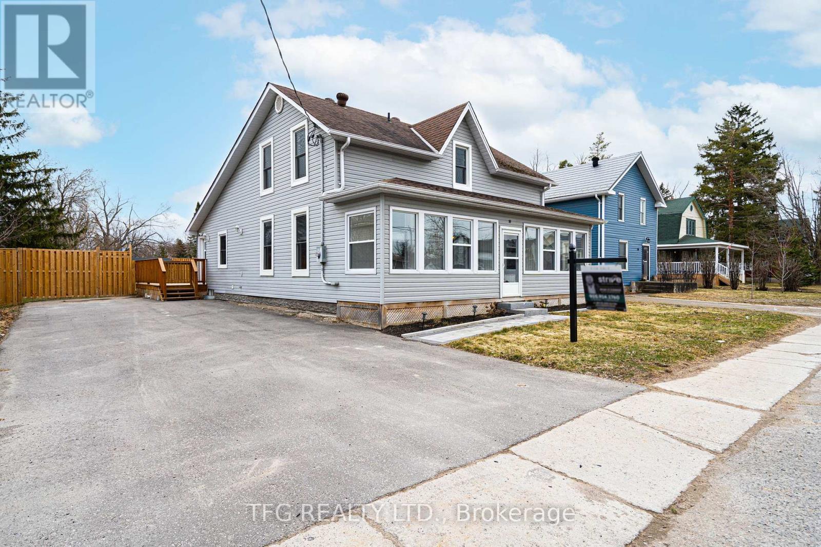 Property at 80 KING STREET E image 1