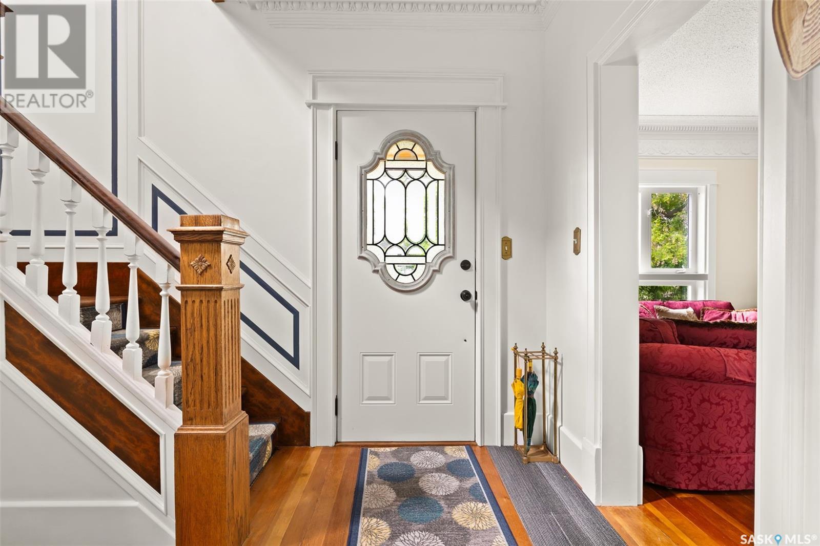 Property at 219 PEARSON STREET image 2