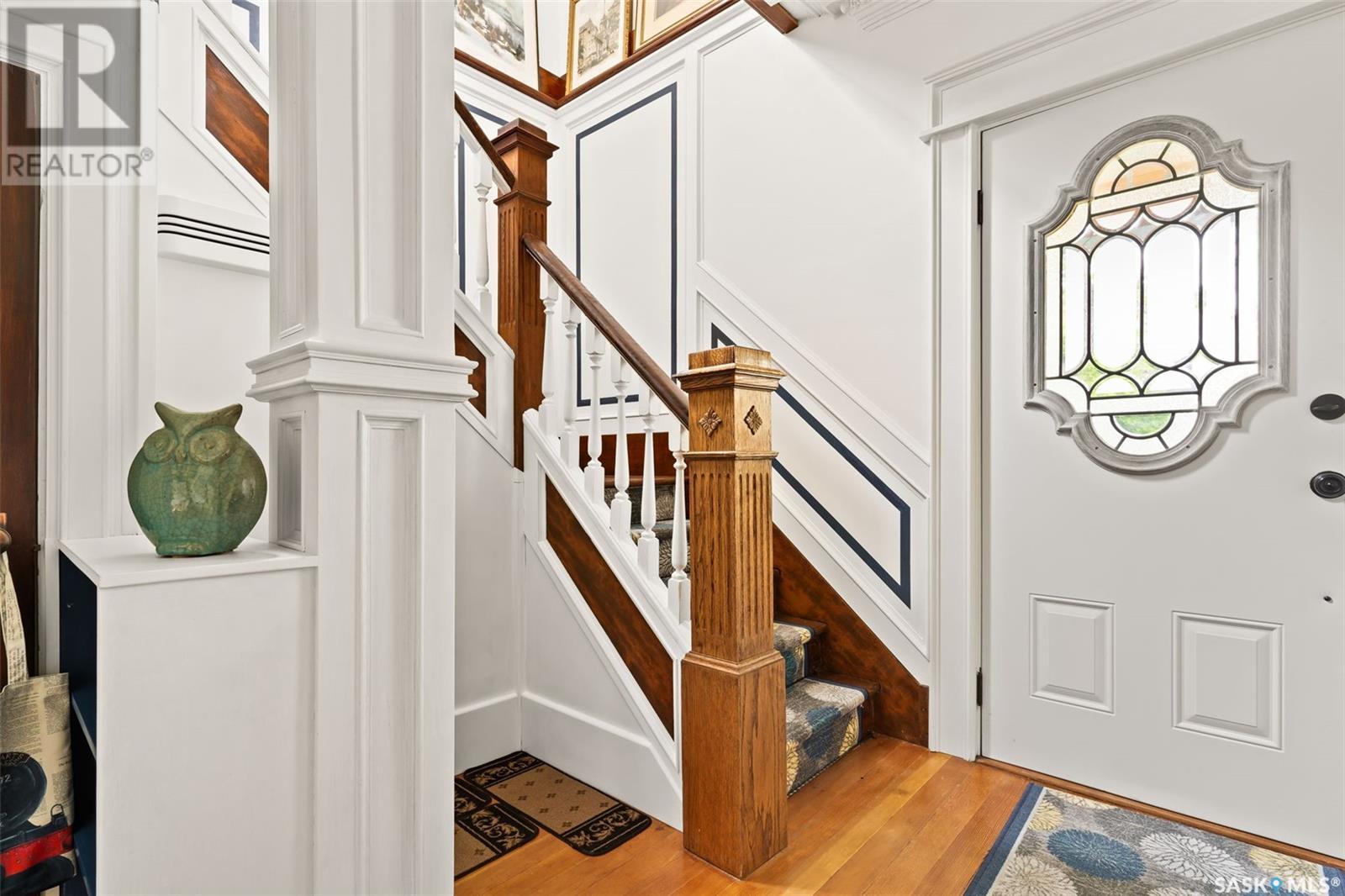 Property at 219 PEARSON STREET image 3