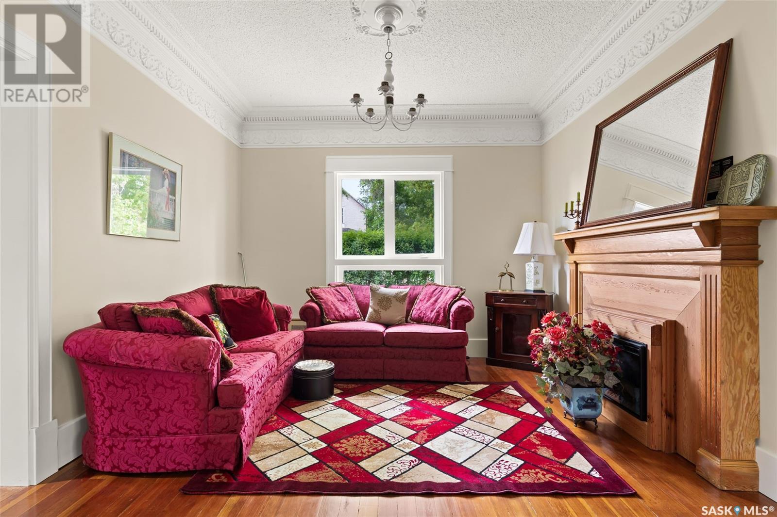 Property at 219 PEARSON STREET image 5