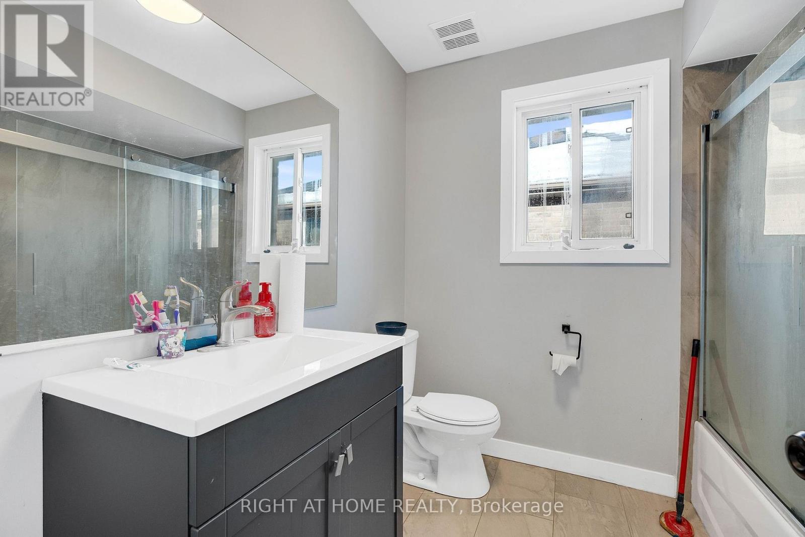 262 Livingstone Street E, Barrie, Ontario  L4M 6N6 - Photo 24 - S12077739