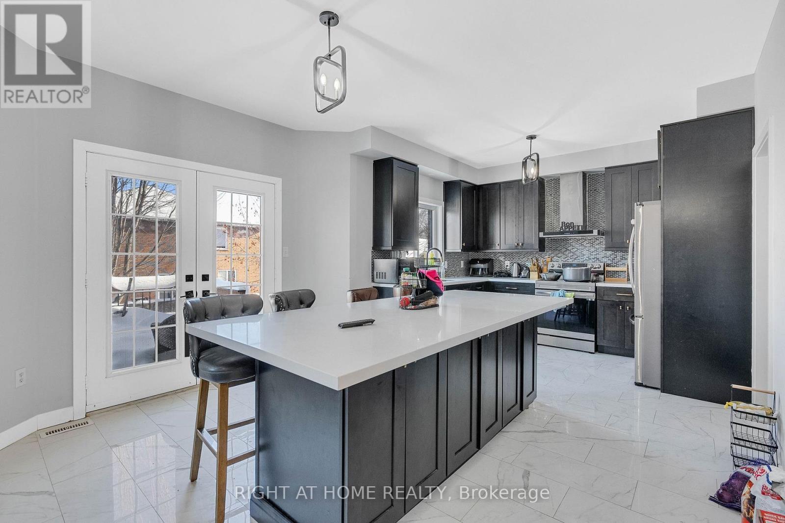 262 Livingstone Street E, Barrie, Ontario  L4M 6N6 - Photo 8 - S12077739