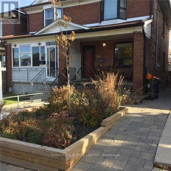 Property at 253 MCROBERTS AVENUE image 2
