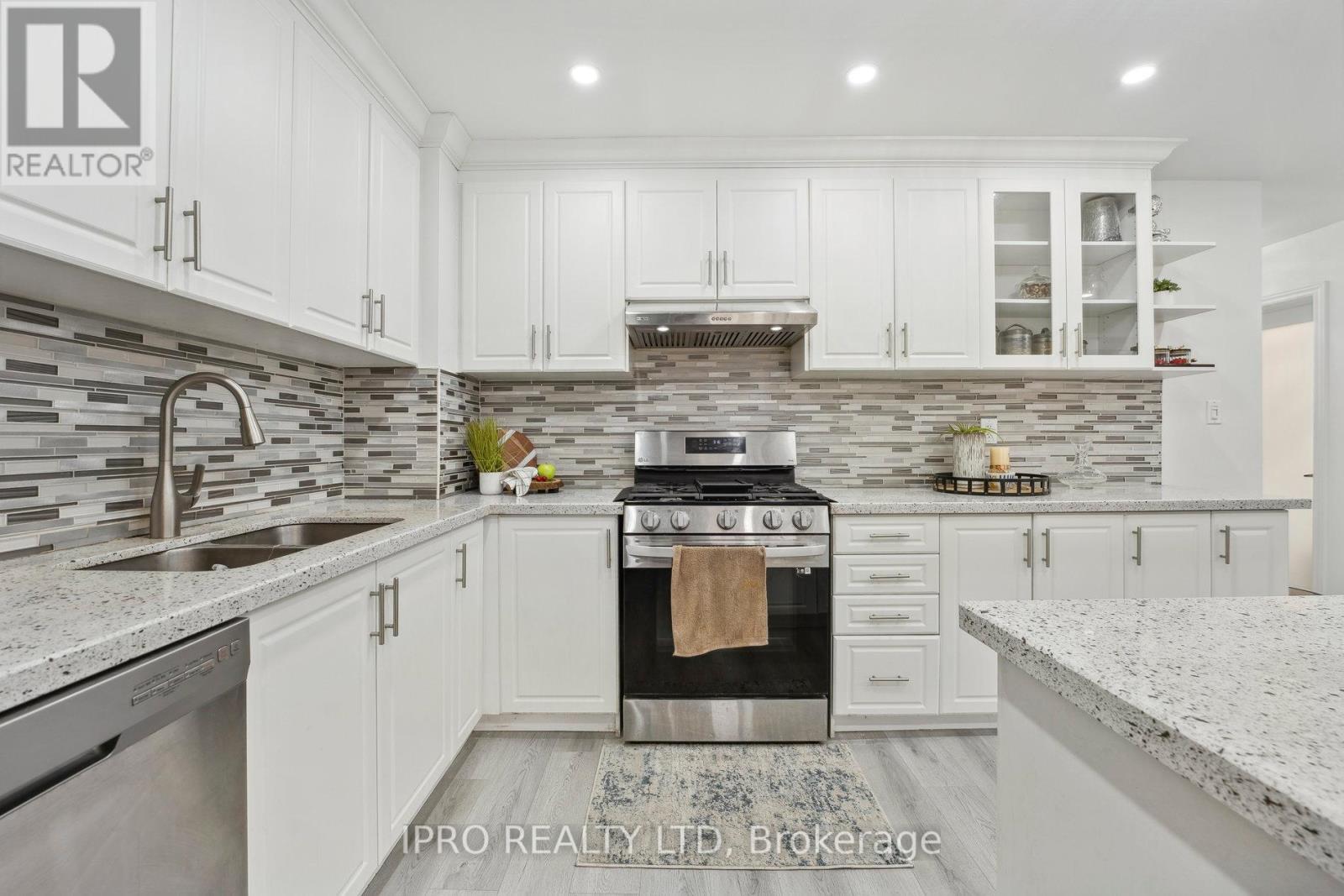 3420 Monica Drive, Mississauga, Ontario  L4T 3E7 - Photo 14 - W12077681