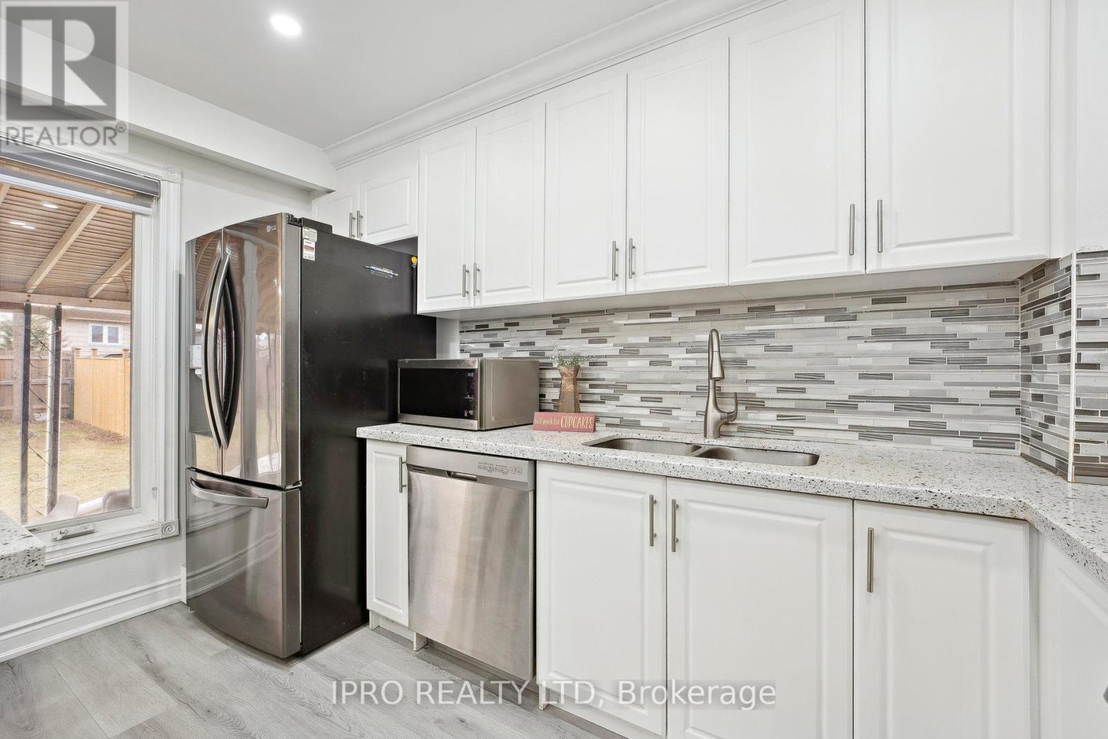 3420 Monica Drive, Mississauga, Ontario  L4T 3E7 - Photo 15 - W12077681