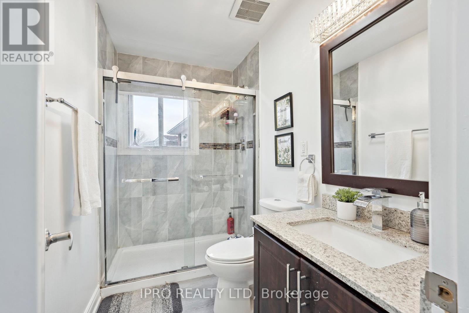 3420 Monica Drive, Mississauga, Ontario  L4T 3E7 - Photo 21 - W12077681