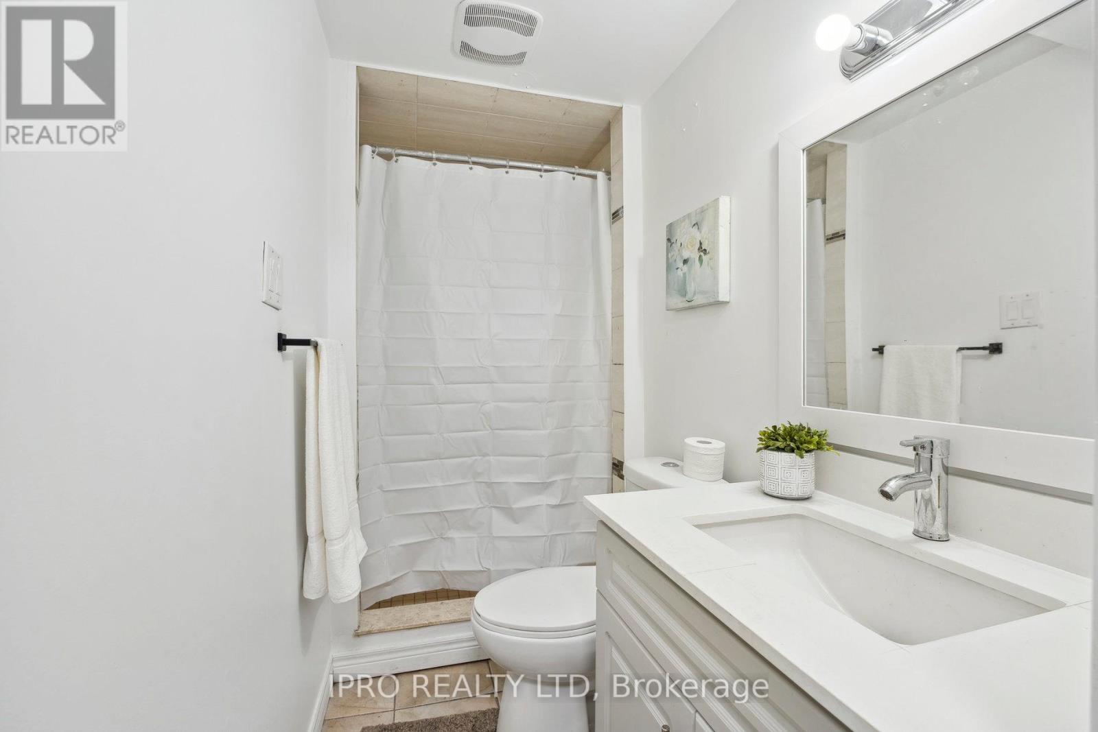 3420 Monica Drive, Mississauga, Ontario  L4T 3E7 - Photo 47 - W12077681
