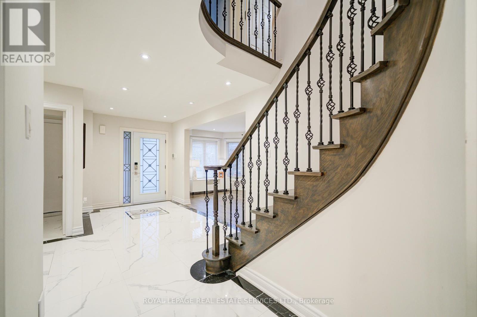 Property at 5202 BUTTERMILL COURT image 4
