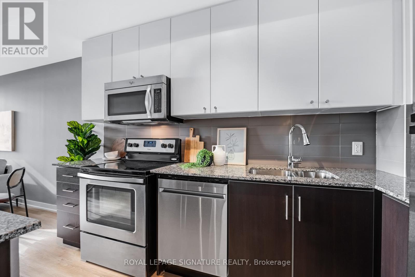 403 - 8 Fieldway Road, Toronto, Ontario  M8Z 0C3 - Photo 7 - W12077715