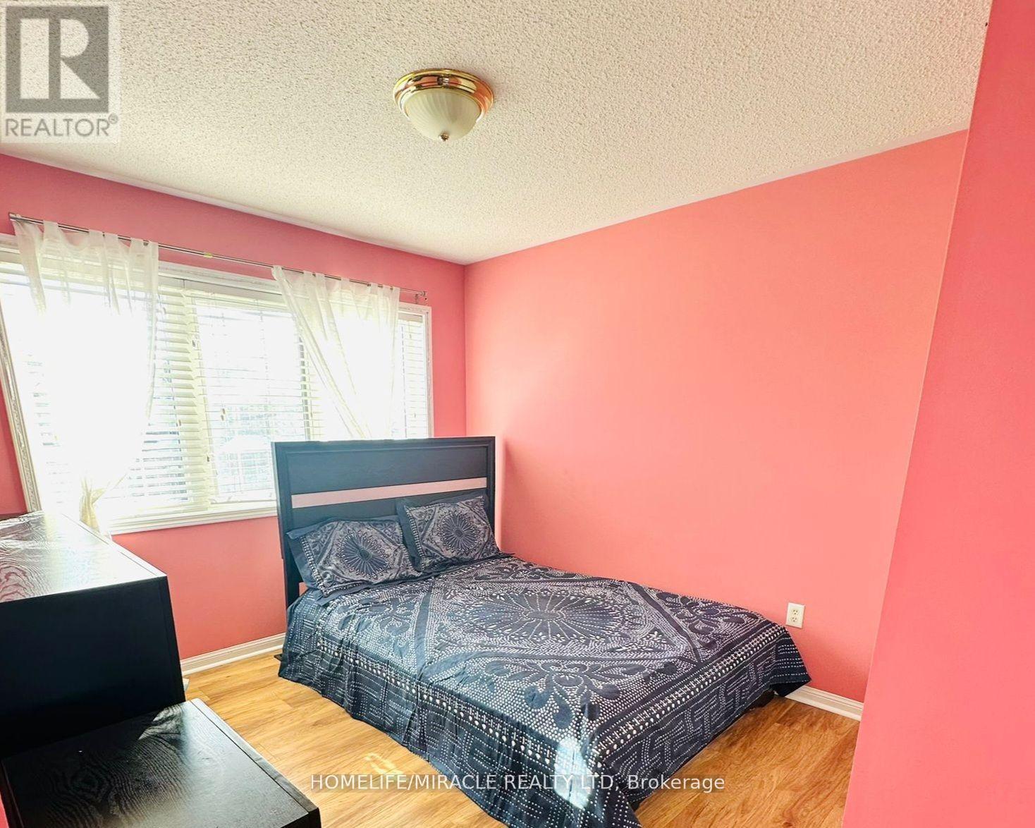 24 Zimmer Street, Brampton, Ontario  L6S 6L3 - Photo 10 - W12077726
