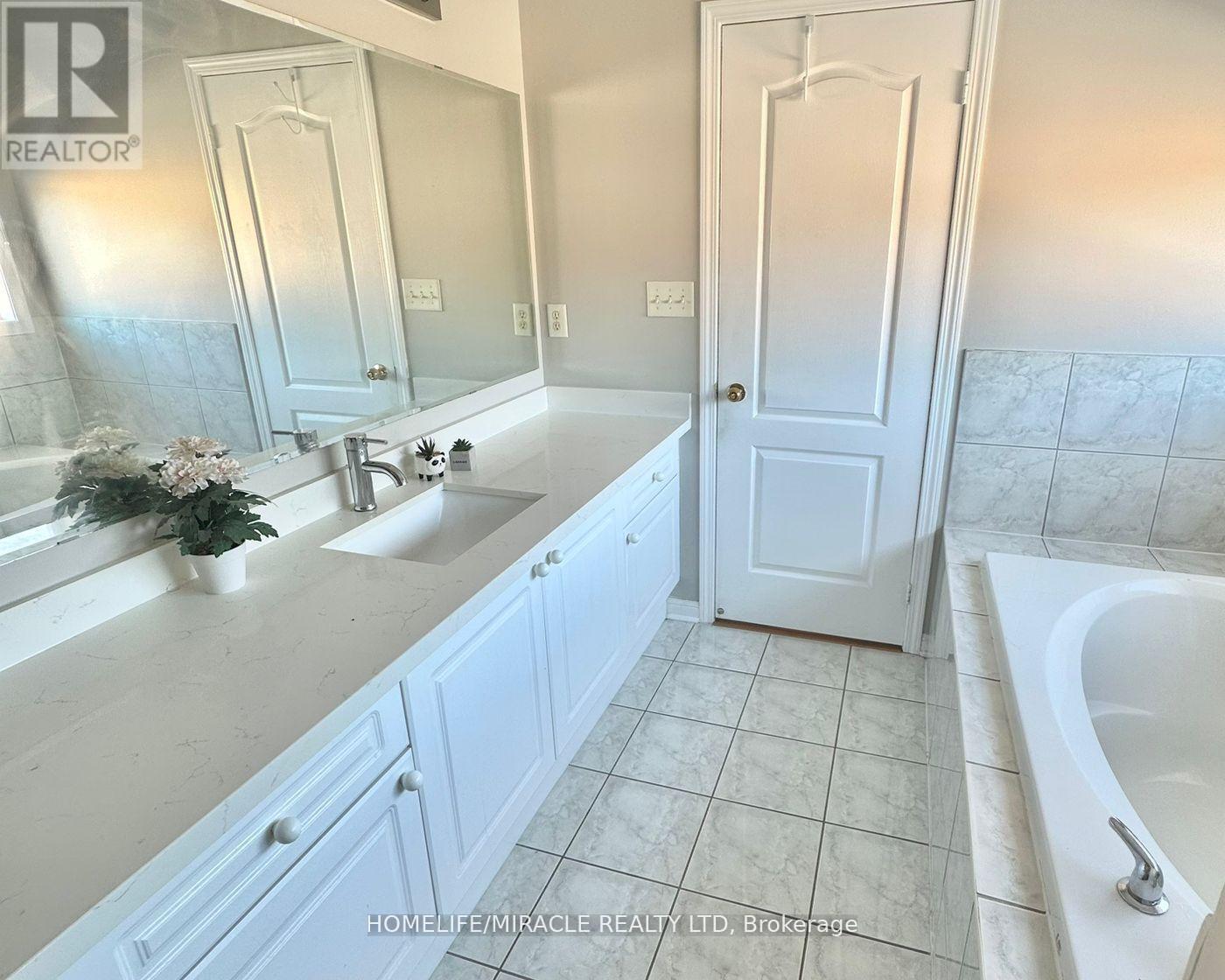 24 Zimmer Street, Brampton, Ontario  L6S 6L3 - Photo 15 - W12077726