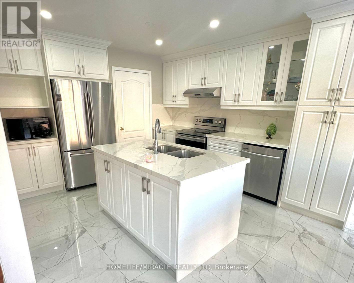 24 Zimmer Street, Brampton, Ontario  L6S 6L3 - Photo 9 - W12077726
