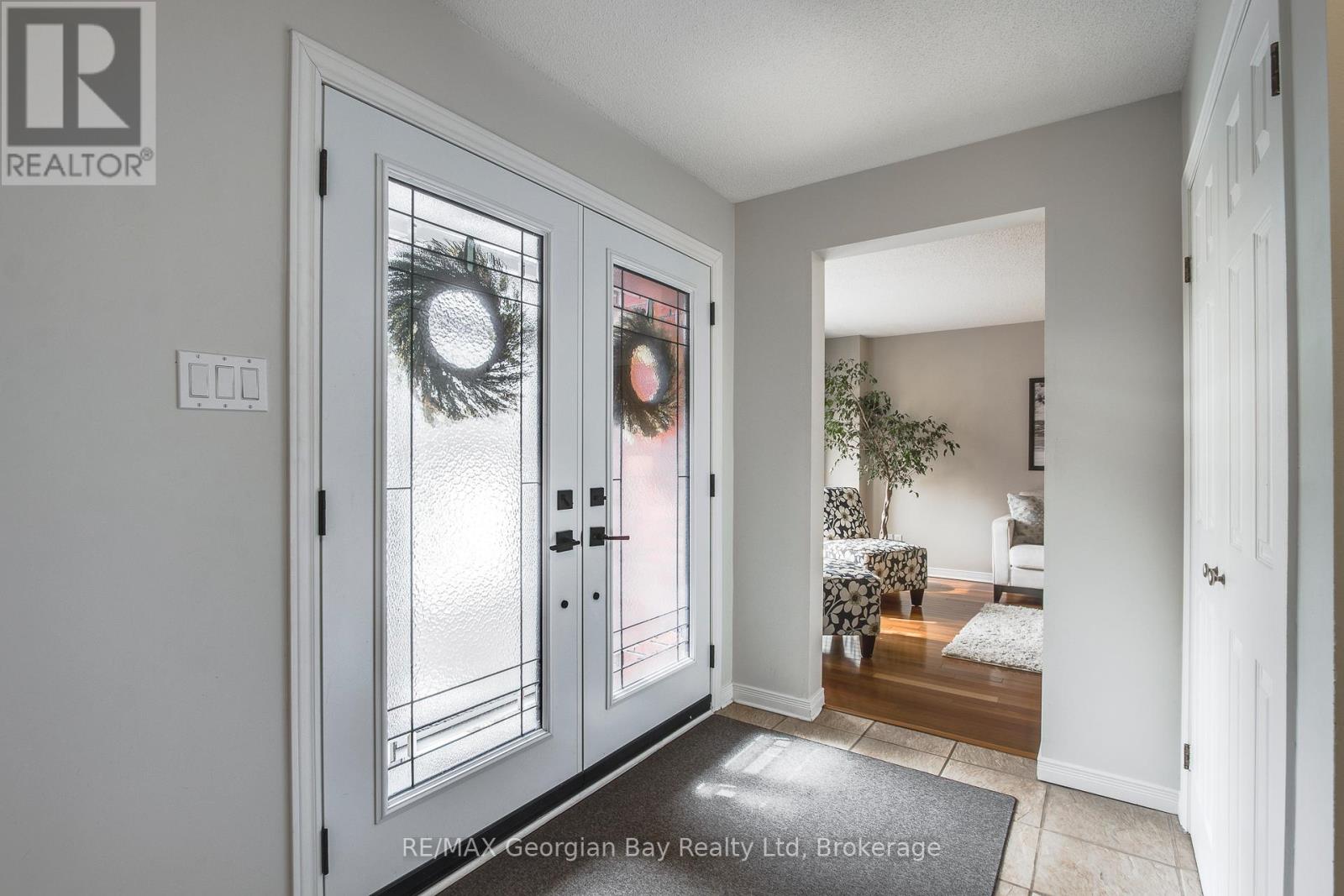 Property at 992 DOMINION AVENUE image 2