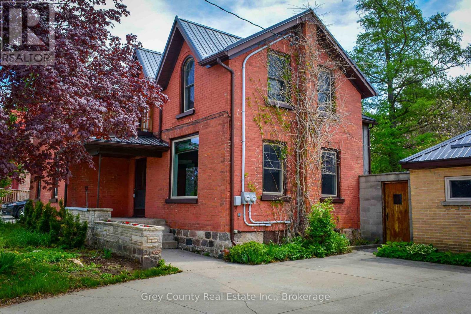 27-29 Main Street E, Grey Highlands, Ontario  N0C 1H0 - Photo 2 - X12070045