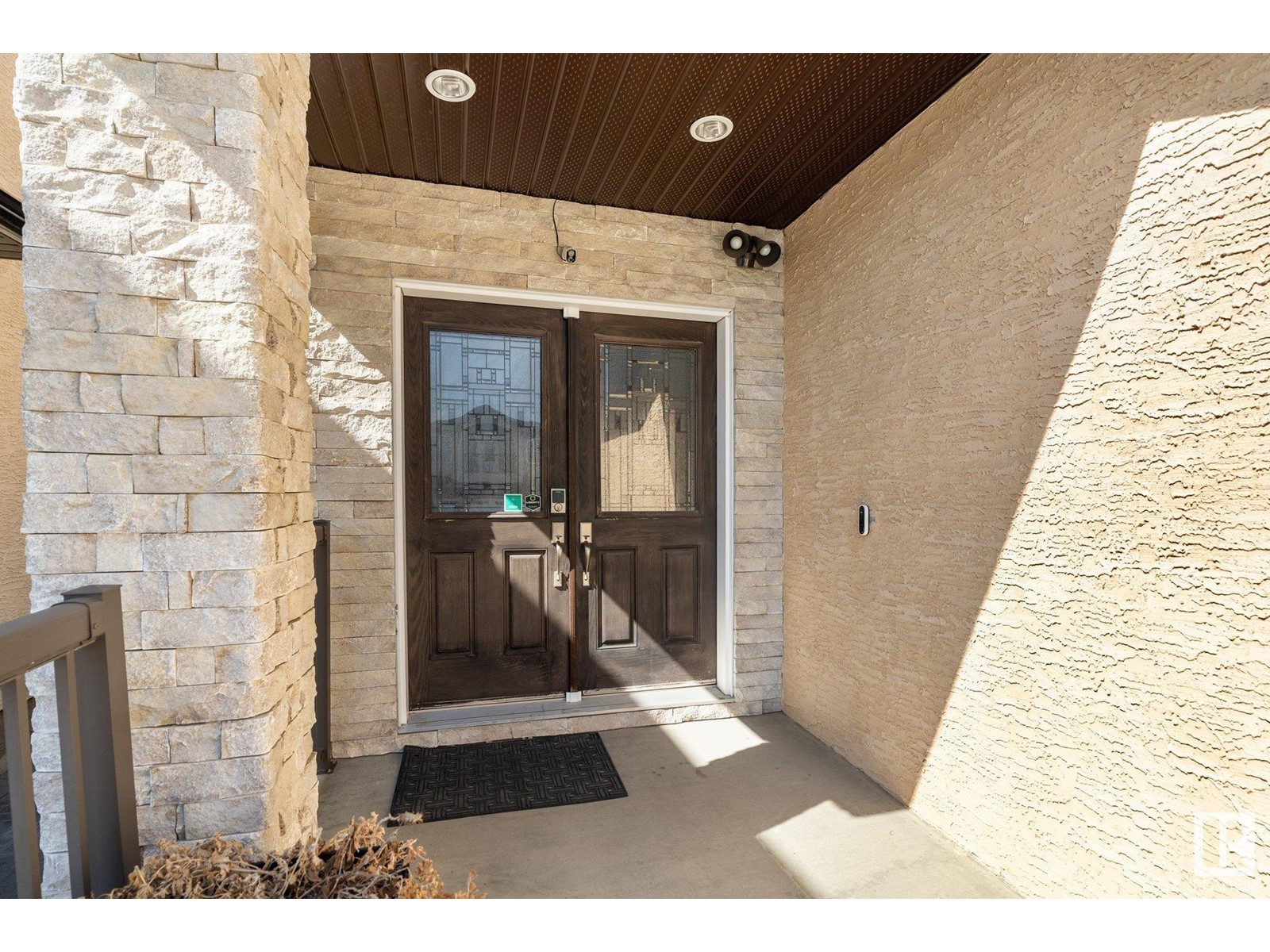 Property at 16718 61 ST NW image 2