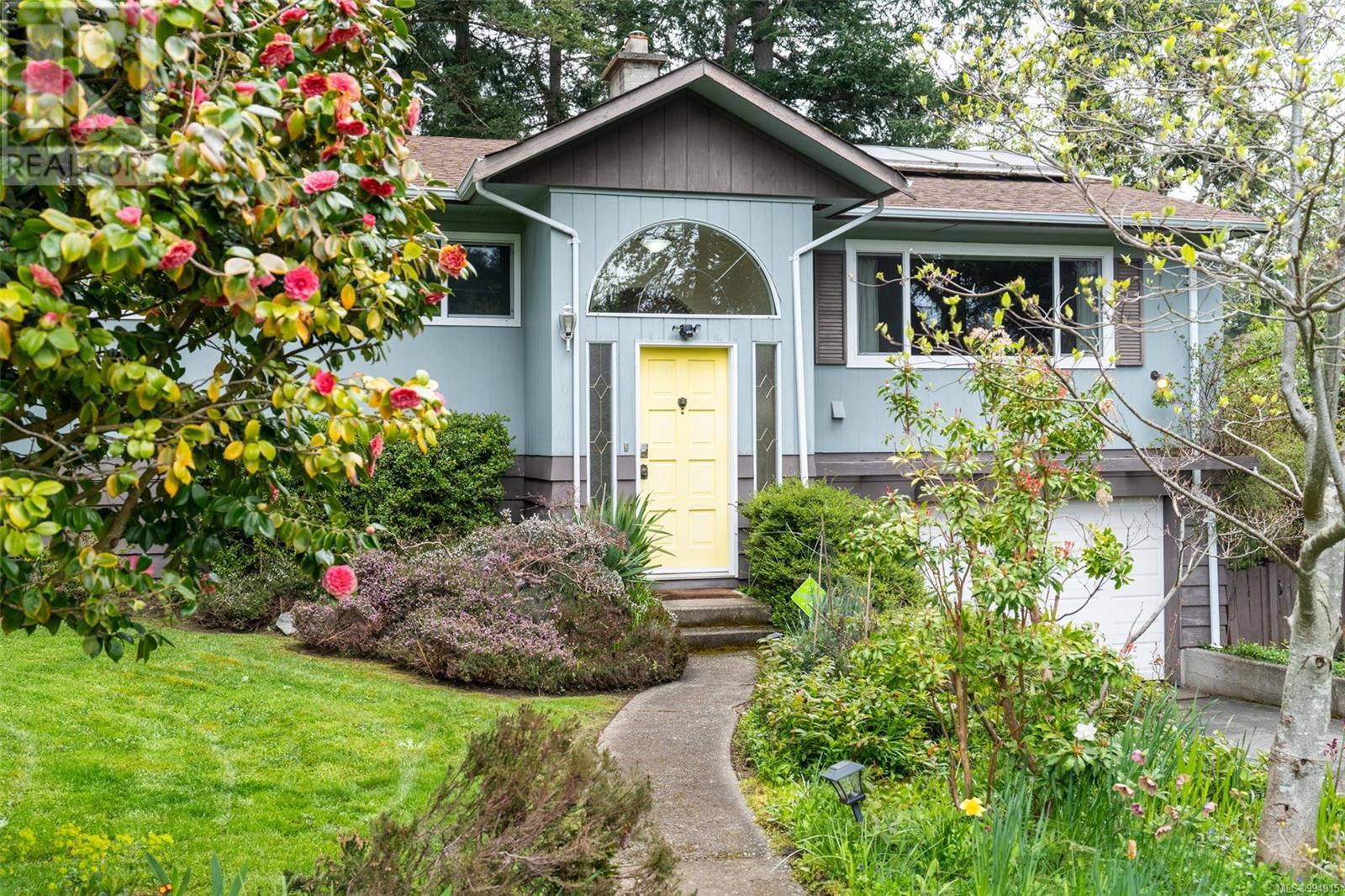Property at 2440 Alpine Cres image 3