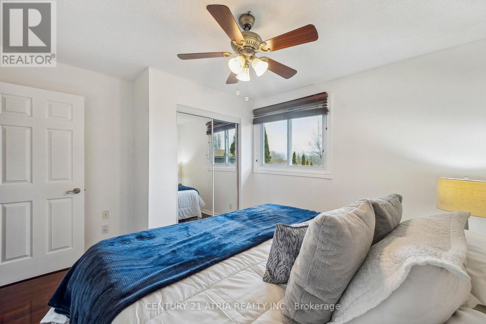 62 Guildwood Drive, Hamilton (Gurnett), Ontario  L9C 6S4 - Photo 8 - X12077816