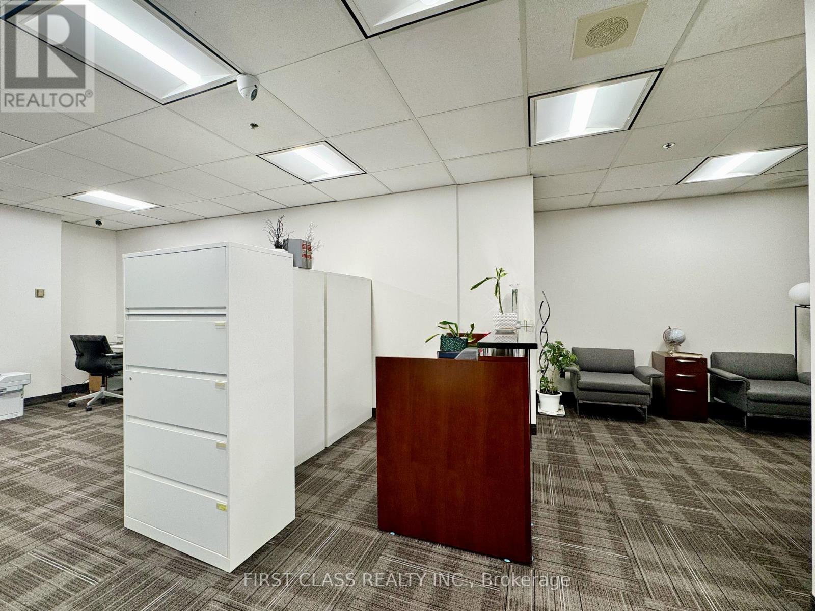 1501 - 90 Burnhamthorpe Road W, Mississauga, Ontario  L5B 3C3 - Photo 5 - W12077808