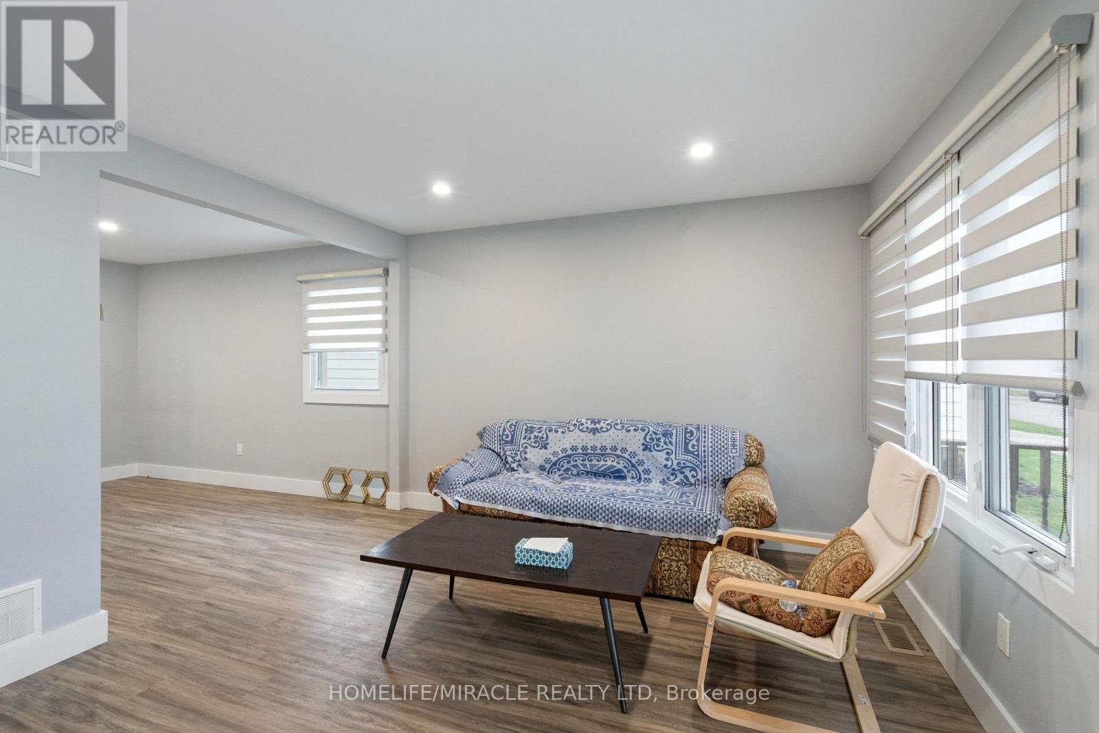 6333 Skinner Street, Niagara Falls (217 - Arad/fallsview), Ontario  L2G 2Y6 - Photo 4 - X12077769