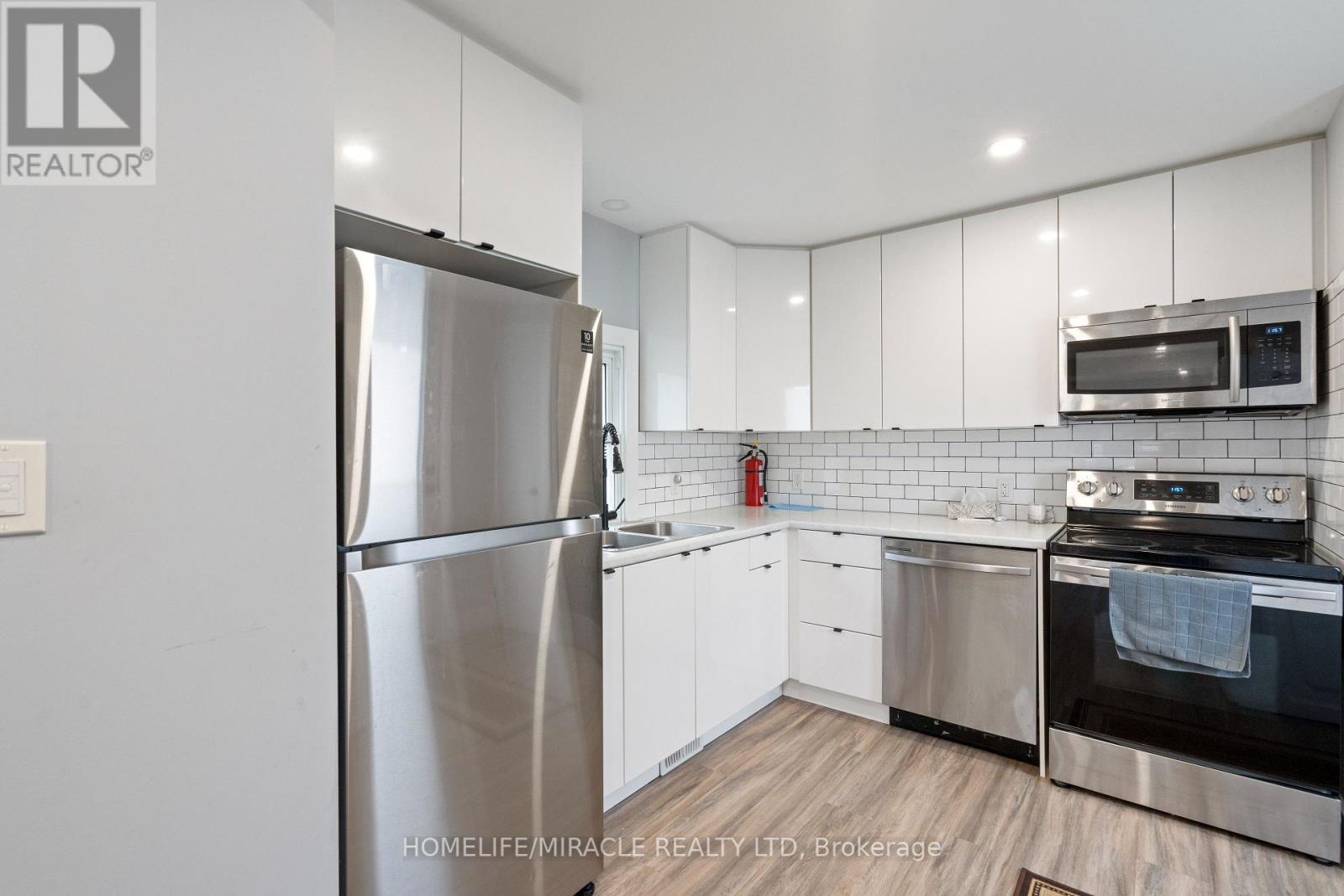 6333 Skinner Street, Niagara Falls (217 - Arad/fallsview), Ontario  L2G 2Y6 - Photo 7 - X12077769