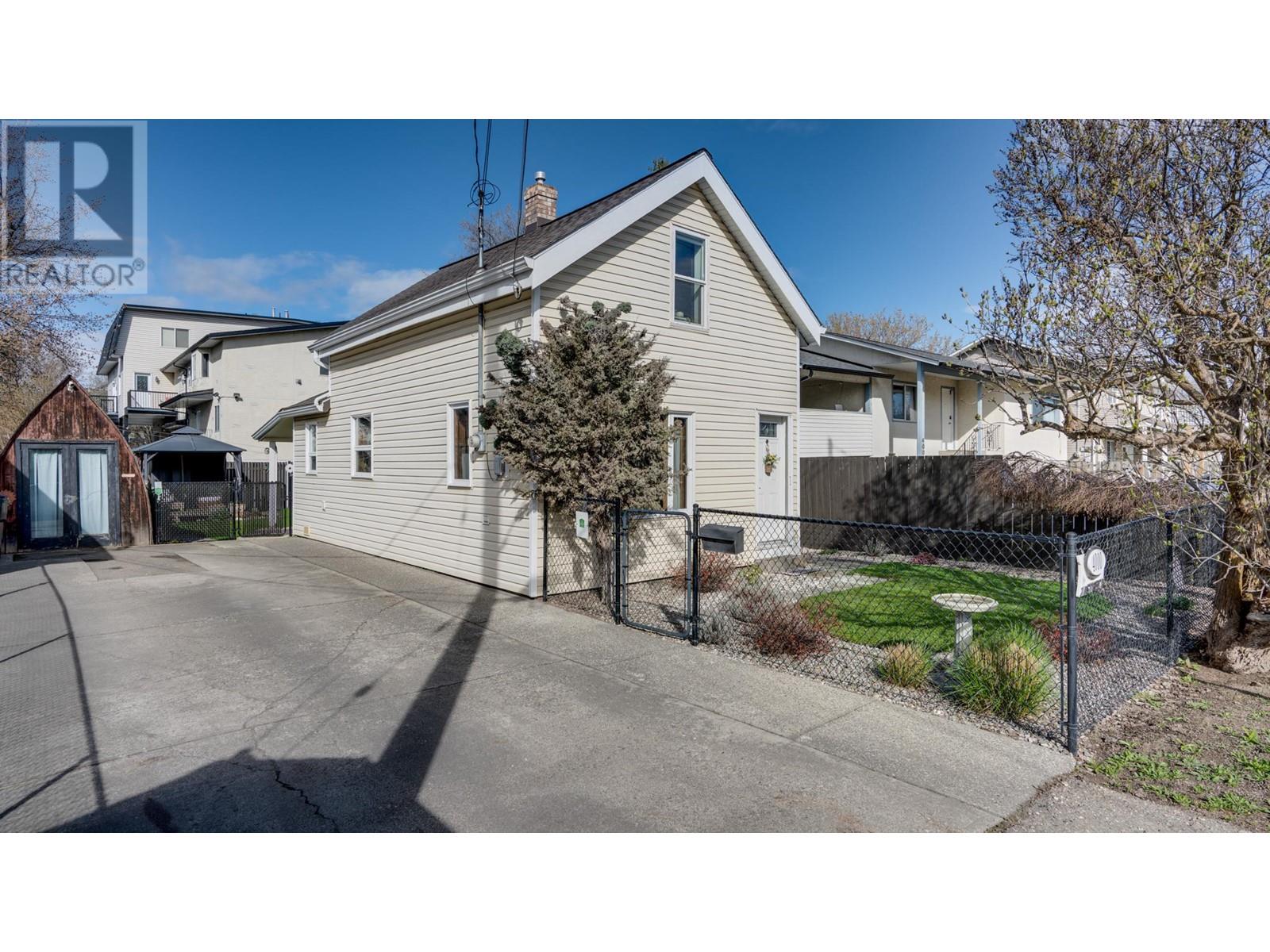 Property at 4000 27a Street image 2
