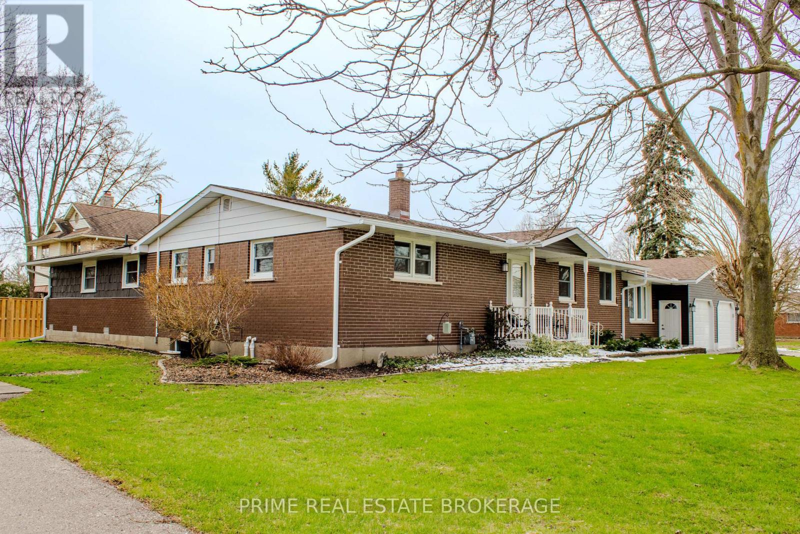 Property at 254 PRYDE BOULEVARD image 2