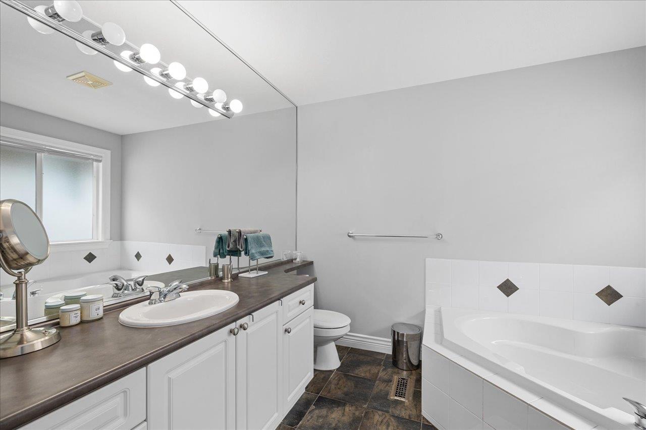 19422 66a Avenue, Surrey, British Columbia  V4N 0C3 - Photo 22 - R2989354