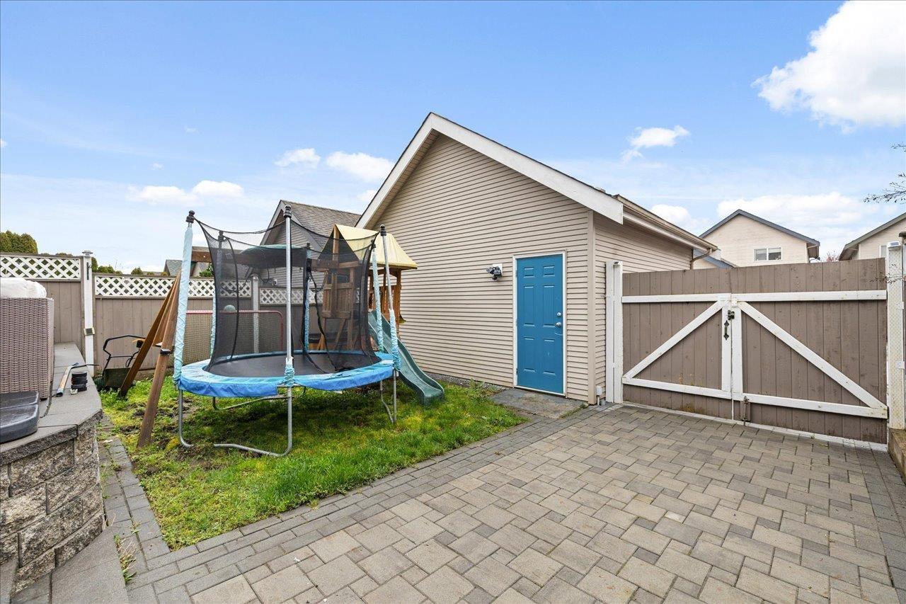 19422 66a Avenue, Surrey, British Columbia  V4N 0C3 - Photo 37 - R2989354
