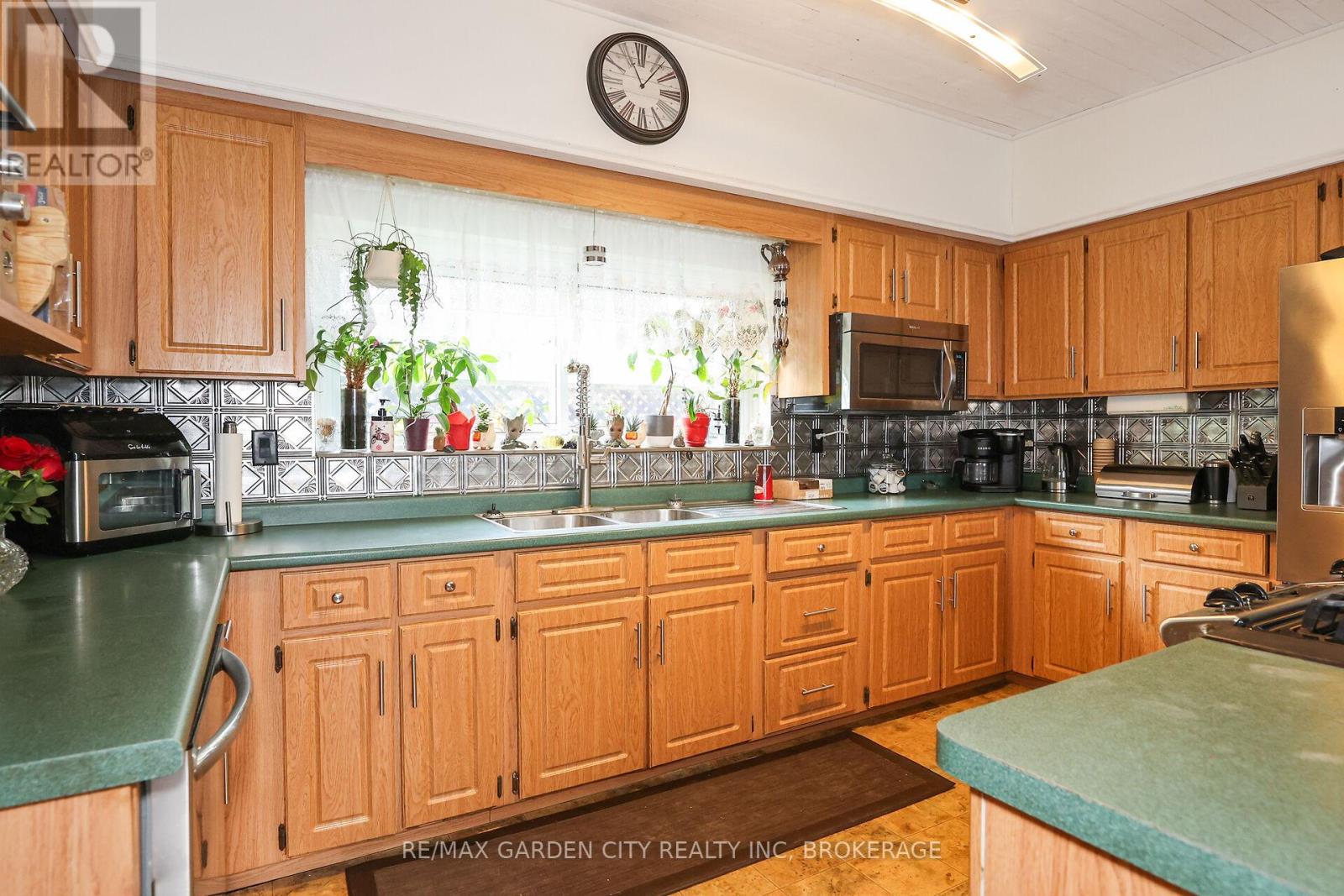 543 King Street, Welland, Ontario  L3B 3K9 - Photo 12 - X12077900