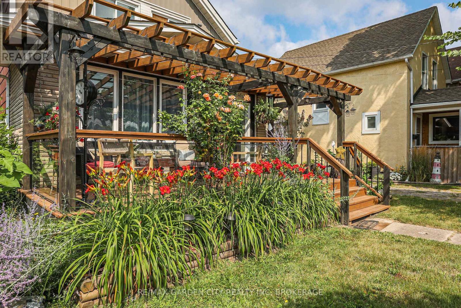543 King Street, Welland, Ontario  L3B 3K9 - Photo 3 - X12077900