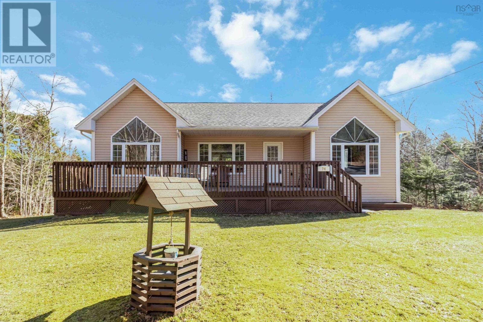Property at 74 Deerhurst Lane image 2