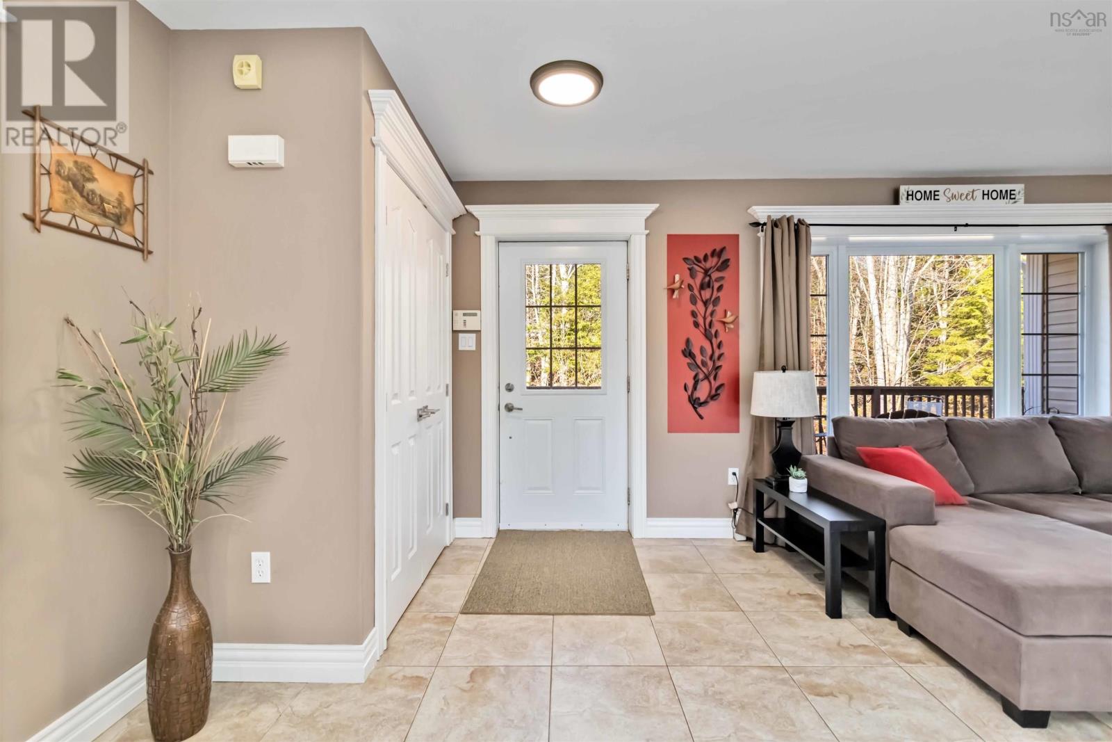 Property at 74 Deerhurst Lane image 4
