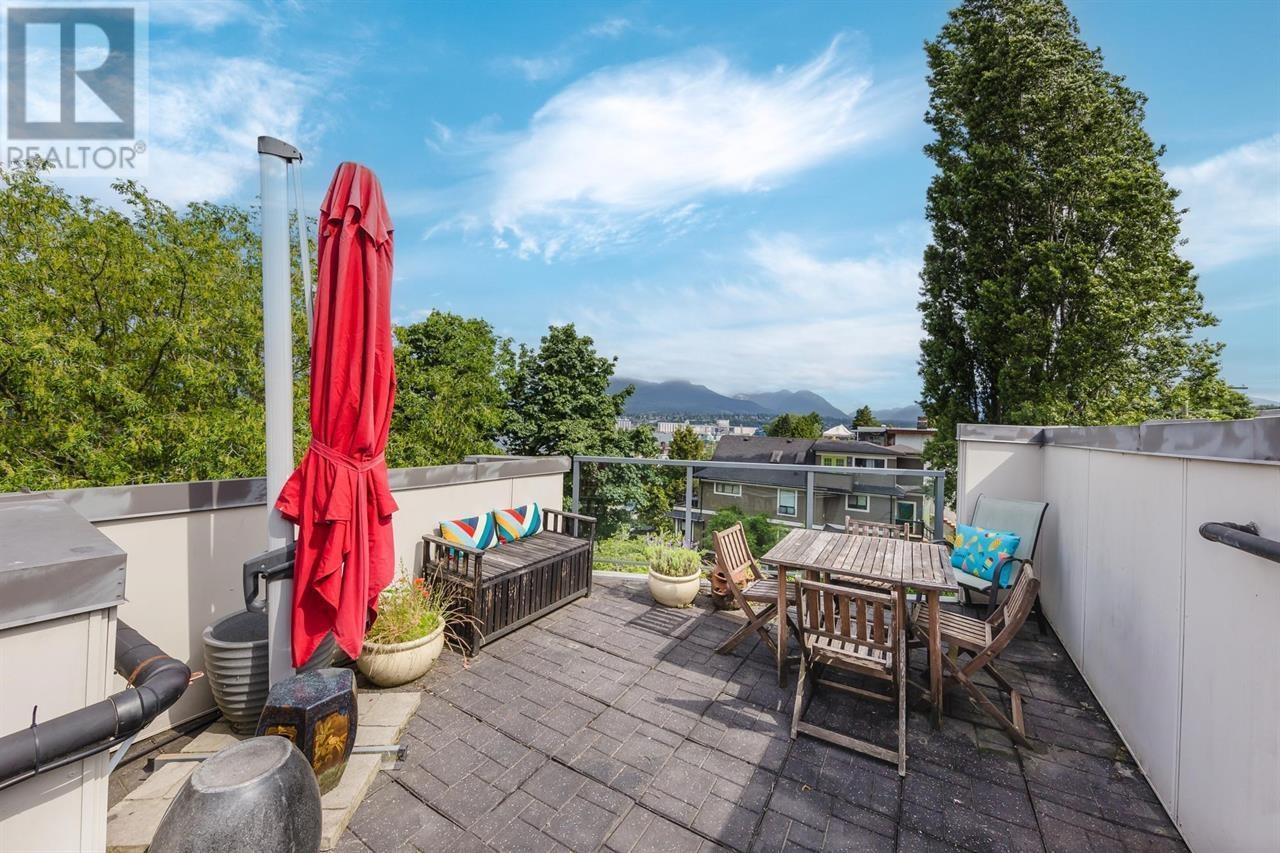 2128 ETON STREET, vancouver, British Columbia