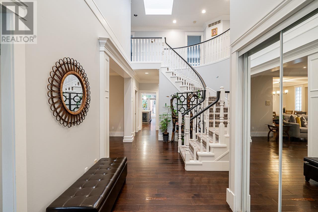 Property at 6328 49 AVENUE image 3