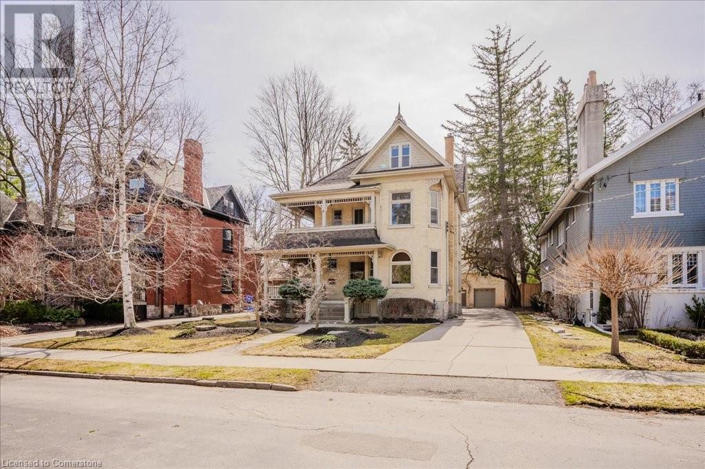 Property at 33 ROLAND Street image 1