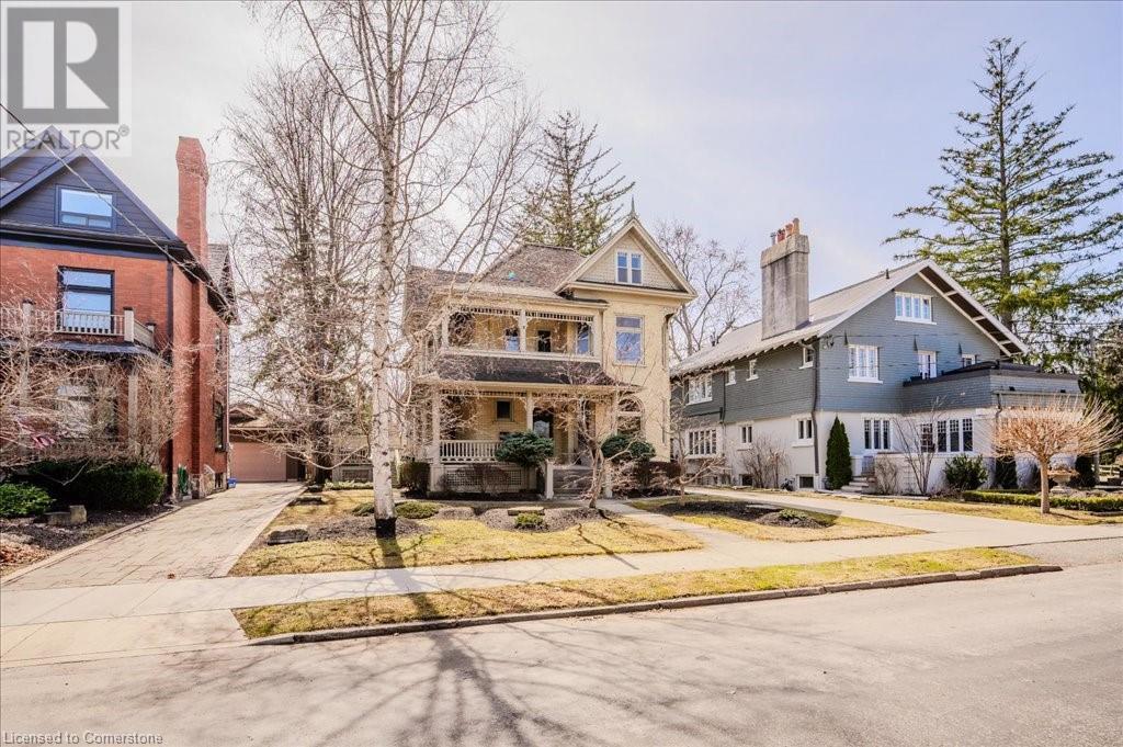 Property at 33 ROLAND Street image 2