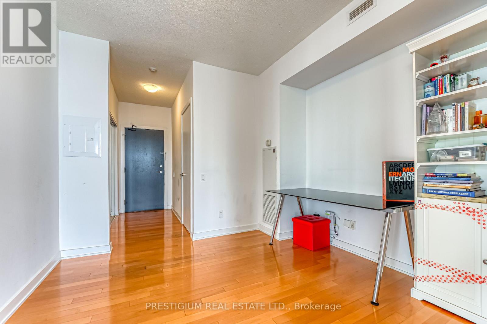 3704 - 33 Charles Street E, Toronto, Ontario  M4Y 0A2 - Photo 3 - C12077876