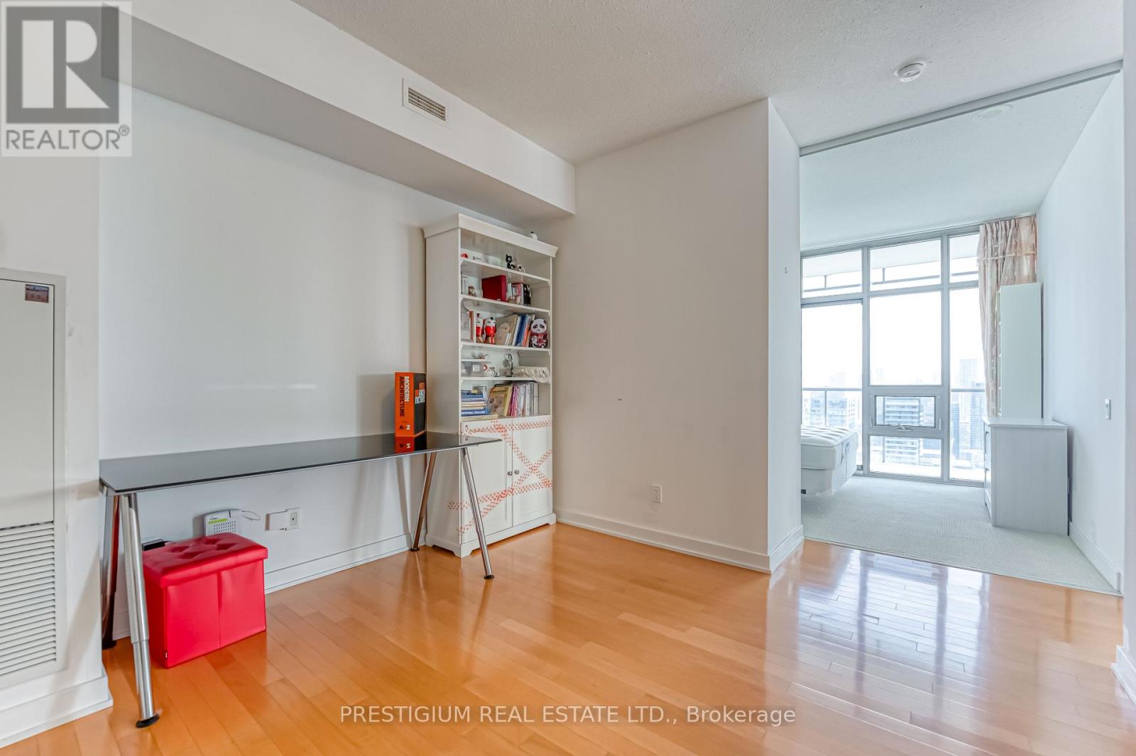 3704 - 33 Charles Street E, Toronto, Ontario  M4Y 0A2 - Photo 4 - C12077876