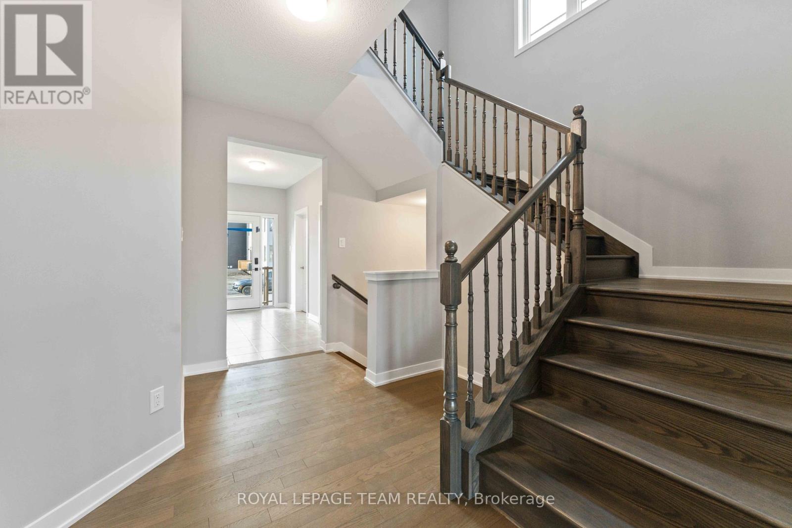 Property at 667 FENWICK WAY E image 3